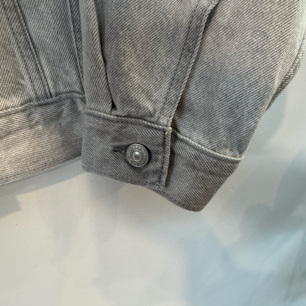 Levi’s 90s Trucker Jacket, Grey Wash Denim, Women’s XS, NWT - Picture 4 of 14